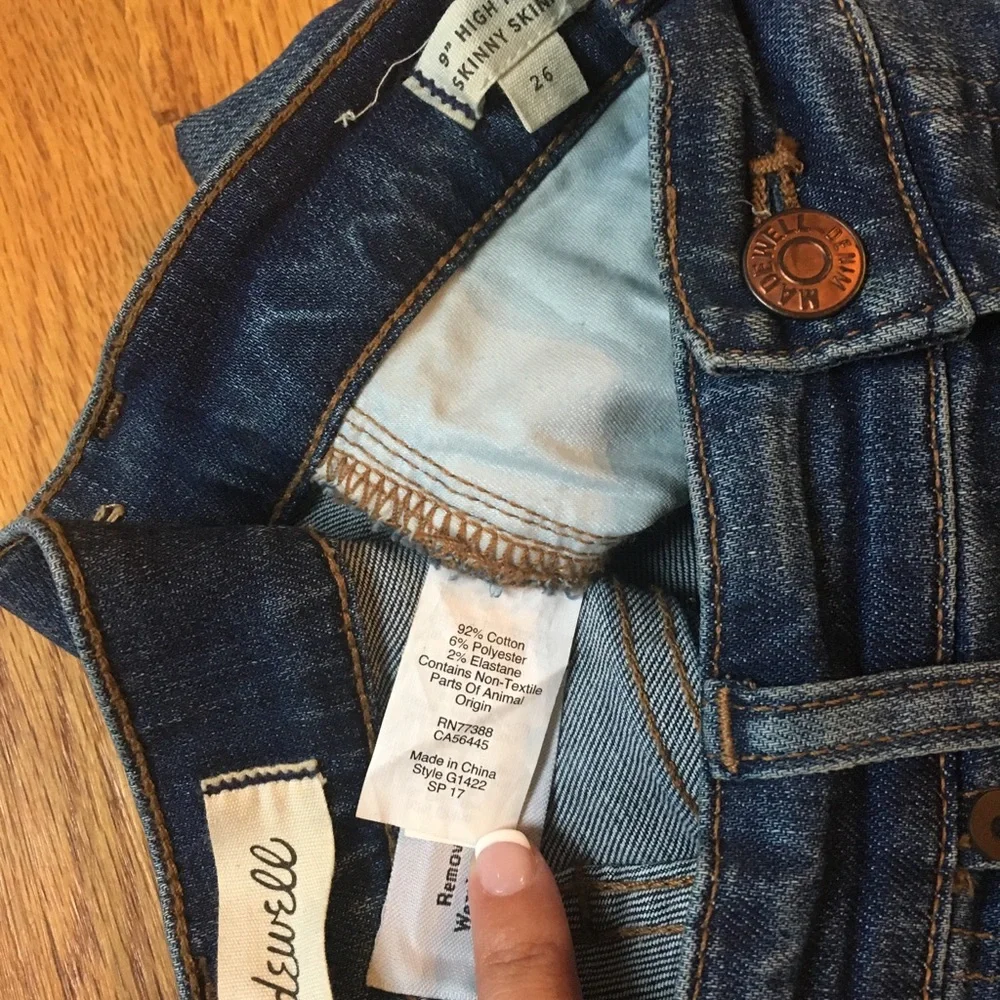Madewell 9” High Riser Skinny Button Fly - Picture 5 of 7
